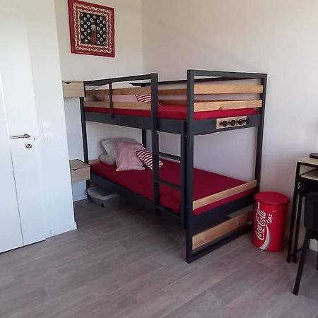 Appartement Climatise Au Coeur De La Provence Lac Et Parcs D'Attractions 10Mn Avignon Monteux Kültér fotó