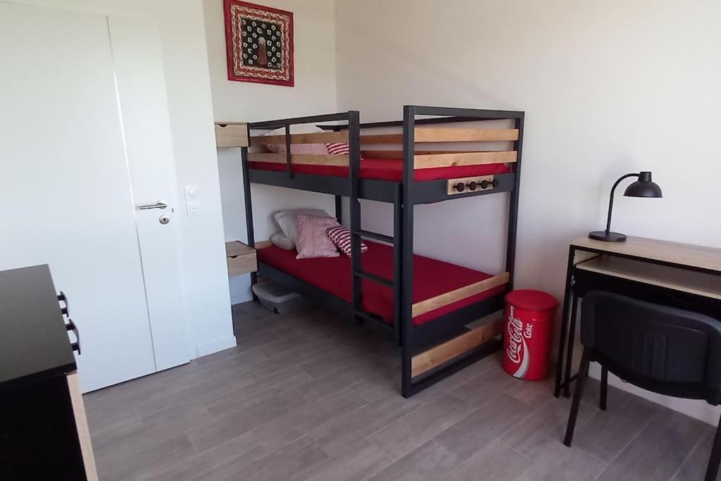 Appartement Climatise Au Coeur De La Provence Lac Et Parcs D'Attractions 10Mn Avignon Monteux Kültér fotó