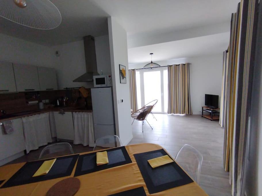 Appartement Climatise Au Coeur De La Provence Lac Et Parcs D'Attractions 10Mn Avignon Monteux Kültér fotó